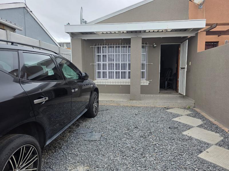 2 Bedroom Property for Sale in Maitland Western Cape